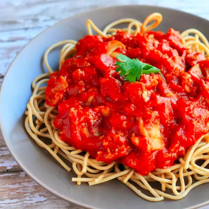 Simple Spaghetti with Tomato Sauce