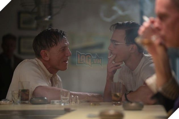 Daniel Craig Chia Sẻ Về Phản Ứng Của Mọi Người Trước Cảnh Nóng Bỏng Của Anh Trong Queer 2