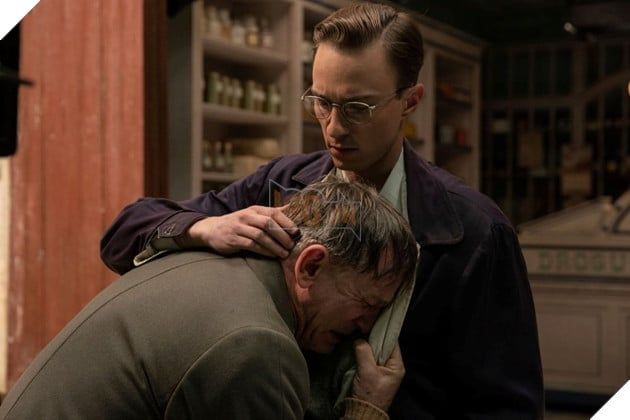 Daniel Craig Chia Sẻ Về Phản Ứng Của Mọi Người Trước Cảnh Nóng Bỏng Của Anh Trong Queer