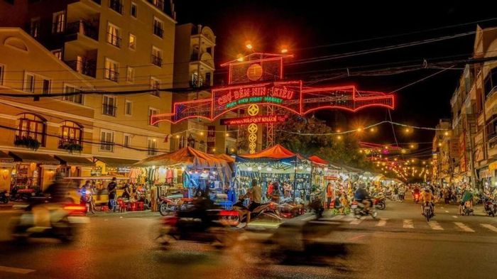 Chợ đêm Ninh Kiều