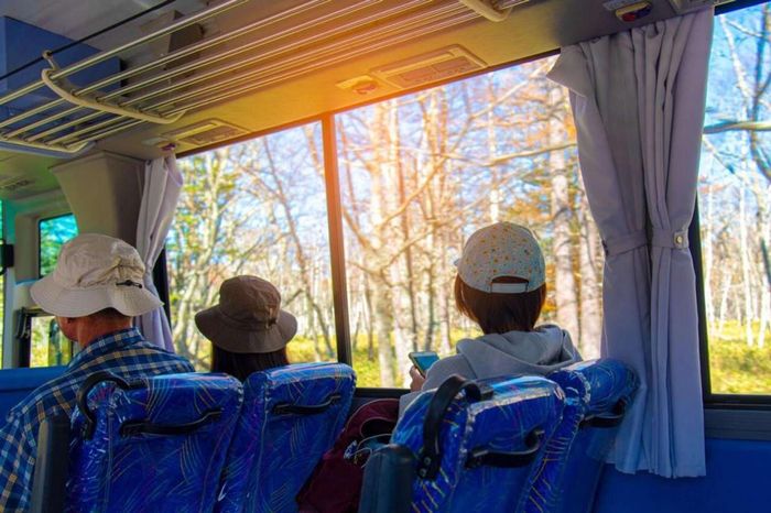 Xe khách đi miền Tây