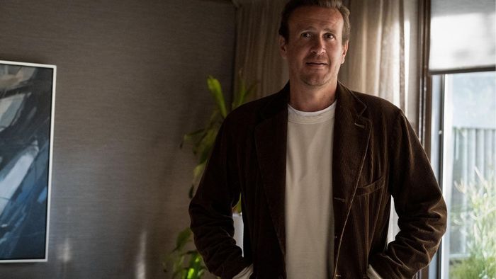 Jason Segel trong Shrinking