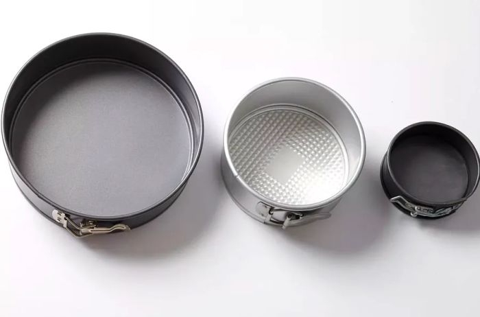 Large, medium, and small springform pans