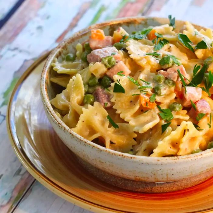 One-Pot Ham and Veggie Pasta