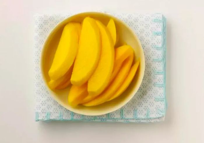 Fresh Mango Slices