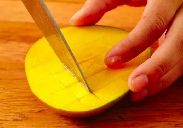 Cutting the Mango into Cubes