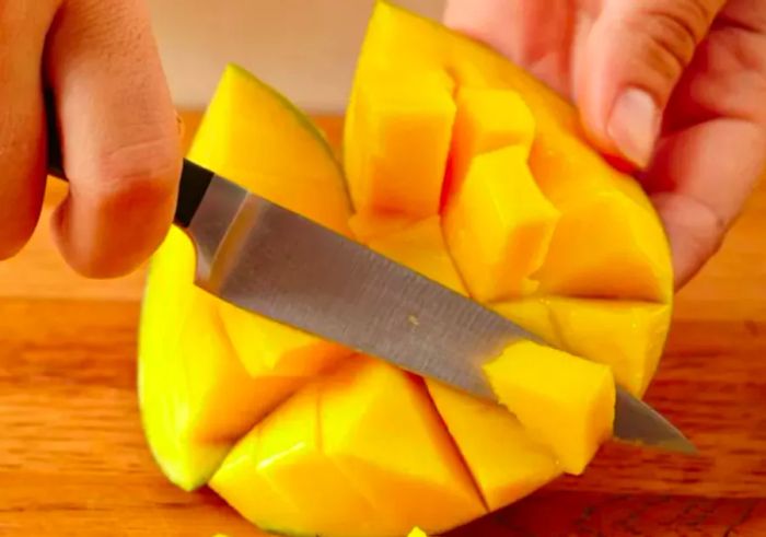 Cutting the Mango into Squares