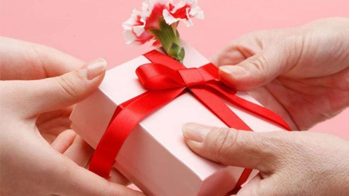 Một số món quà 20/10 hài hước để làm bầu không khí thêm phần tươi vui.