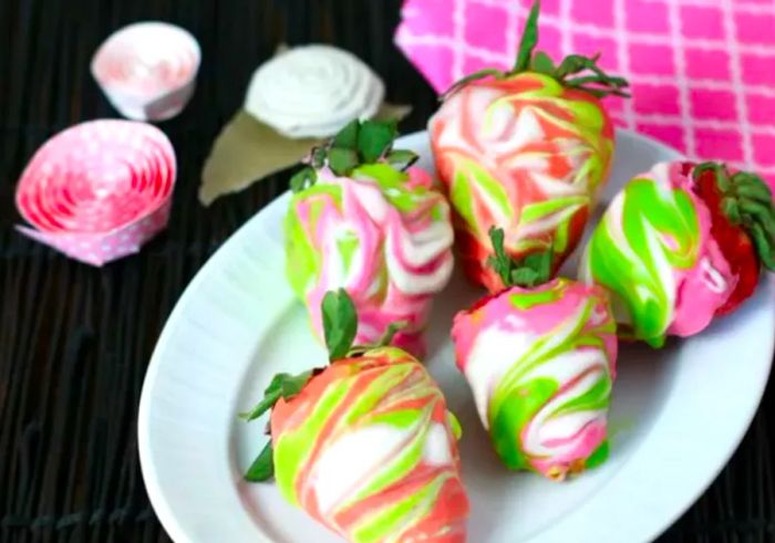 Marbled Chocolate-Dipped Strawberries