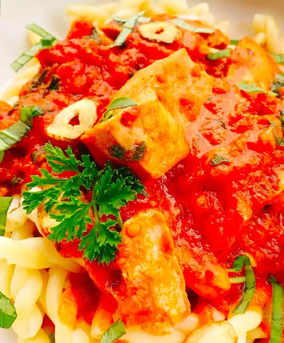 spicy-tuna-pasta-with-creamy-fra-diavolo-sauce