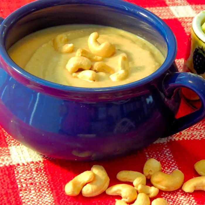 Low-Carb Roasted Cauliflower Soup