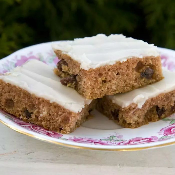 applesauce bars topped with creamy frosting