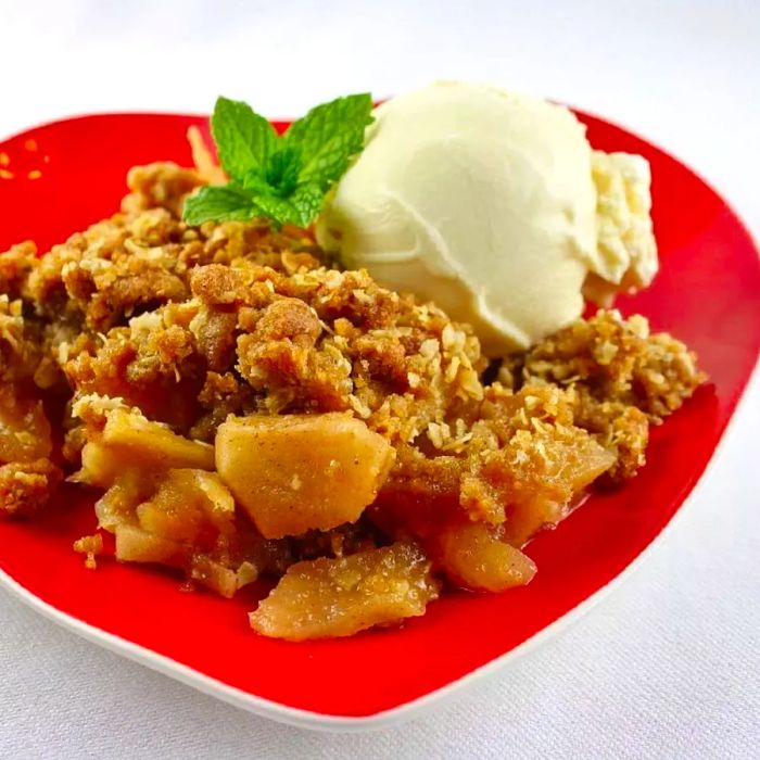 Apple Crisp with Oat Topping