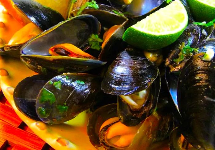 Thai-Style Steamed Mussels