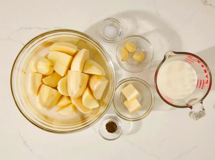 Ingredients for classic mashed potatoes