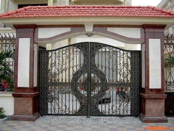 Chiều rộng của cổng nhà nên có kích thước như thế nào để phù hợp?