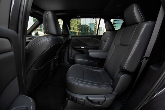 2025-lexus-tx-them-bien-the-f-sport-handling-6.jpg