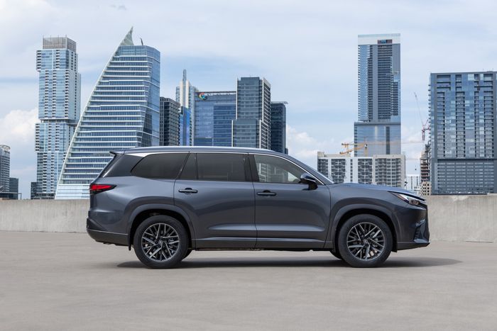 2025-lexus-tx-them-bien-the-f-sport-handling-3.jpg