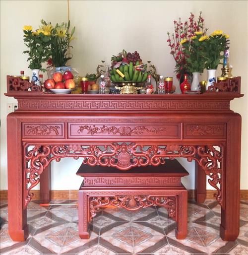 Những điều cần tránh khi bố trí bàn thờ gia tiên.
