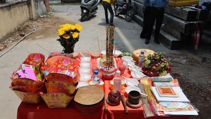 Chuẩn bị mâm lễ cúng gác đòn dông