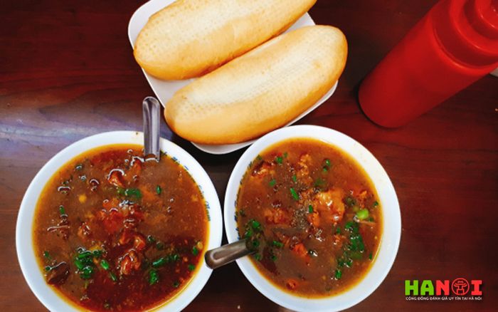 Bánh mỳ Cô Long