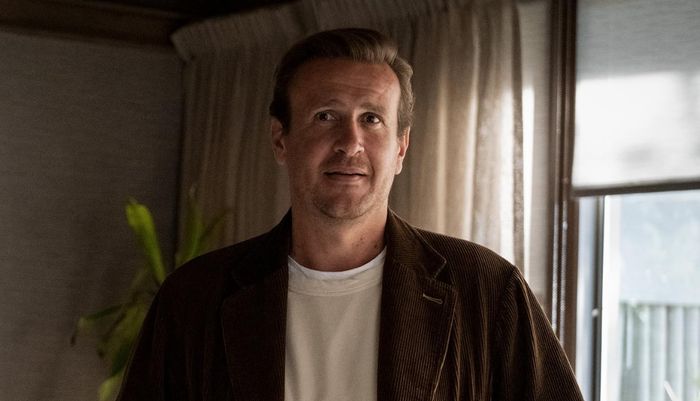 Jason Segel trong Shrinking