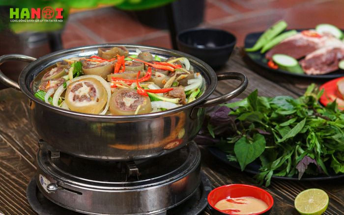 Lau-duoi-bo-hanh-no-Mytour