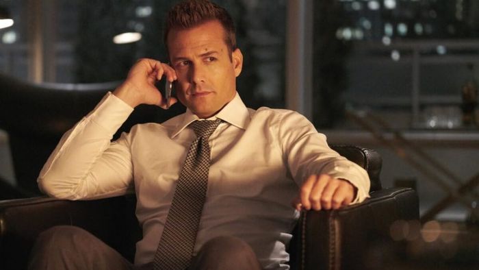 Gabriel Macht trở lại vũ trụ Suits: Harvey Specter xác nhận tham gia Suits: LA bìa