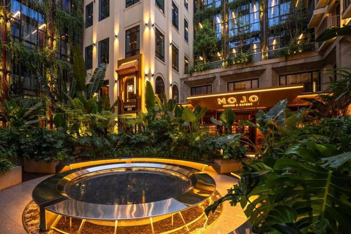 Một góc trong khuôn viên của khách sạn REY Hotel