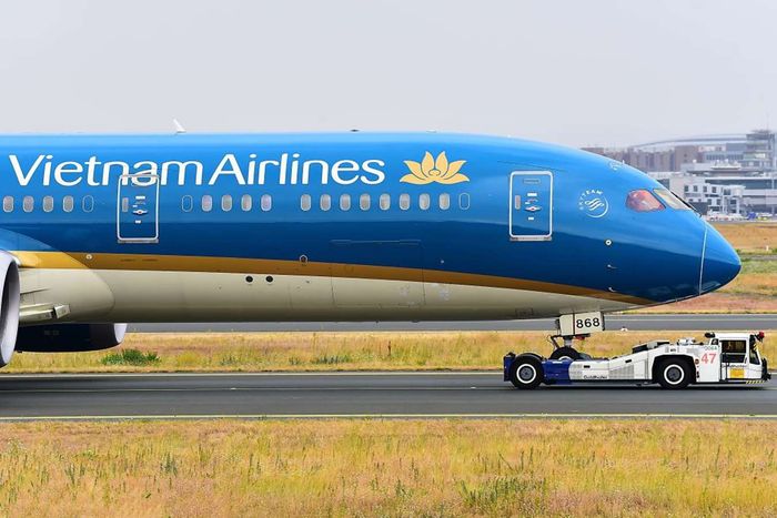 Vietnam Airlines là hãng hàng không nổi bật tại Việt Nam, cung cấp những chuyến bay chất lượng cao đến Singapore.