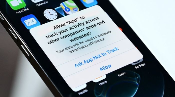 Zuckerberg đã chỉ trích thẳng thắn Apple, cho rằng ATT là một chiến lược nhằm 'phá hoại' doanh nghiệp của Meta.