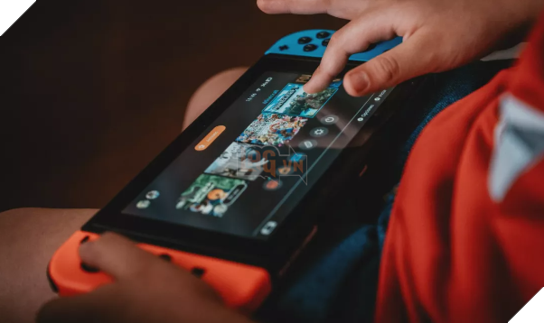 Sony đang phát triển một thiết bị chơi game cầm tay PS5, cạnh tranh trực tiếp với Nintendo Switch