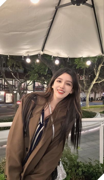 LMHT: Ngọc nữ LPL hóa thân thành Jinx khiến fan không thể rời mắt