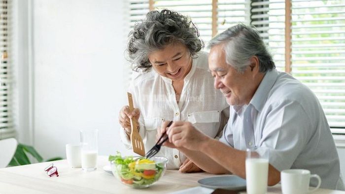 Bản mệnh nên duy trì chế độ ăn uống khoa học để bảo vệ sức khỏe và tránh các vấn đề về thể chất.