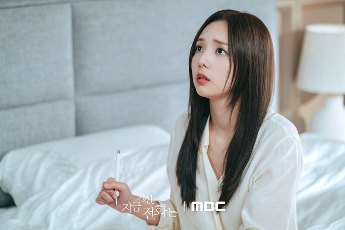 Biểu cảm nhíu mày ngơ ngác của Chae Soo Bin thường xuyên xuất hiện, khiến cô trở thành nhân vật khá đặc biệt trong mắt người xem.