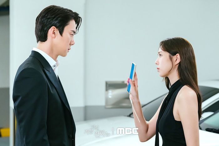 Dù tưởng chừng sẽ chỉ là một bộ phim ngôn tình đơn giản, nhưng Khi Điện Thoại Đổ Chuông lại cuốn hút người xem nhiều hơn thế.