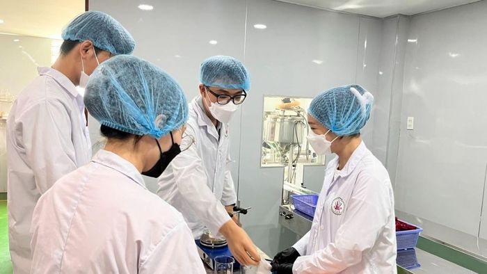 Khối C08 mang lại tiềm năng nghề nghiệp lớn, đáp ứng nhu cầu nhân lực chất lượng cao trong các lĩnh vực nghiên cứu khoa học, giáo dục, y tế và dược phẩm. Đây là lựa chọn lý tưởng cho những ai muốn đóng góp vào sự phát triển xã hội.