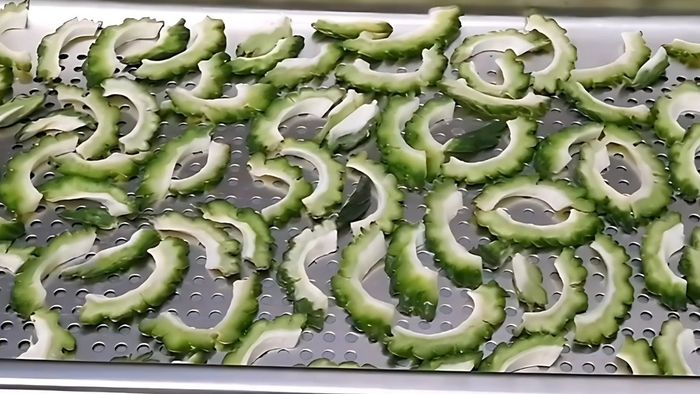 Bước 2: Cách làm mứt khổ qua