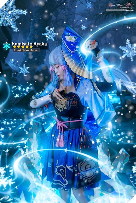 Khám phá bộ cosplay Ayaka vô cùng đẹp mắt của cosplayer người Việt, mang lại một ấn tượng mạnh mẽ.