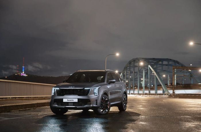 Kia Sorento tiếp tục dẫn đầu thị trường ô tô Hàn Quốc với doanh số ấn tượng trong tháng 11/2024.