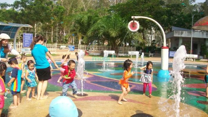 Khu vui chơi dành cho trẻ em tại công viên Gia Định