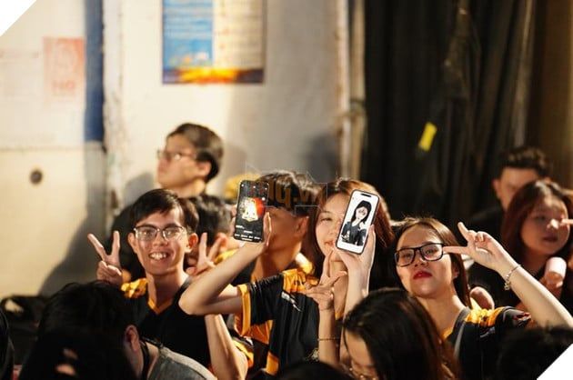 PMNC 2024: Khán Giả Hòa Chung Niềm Vui Vô Địch Cùng Team Flash 4