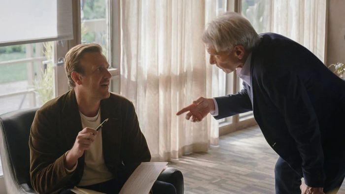 Harrison Ford và Jason Segel trong Shrinking