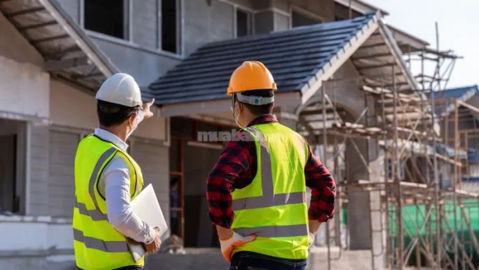 Việc xem tuổi khi xây nhà giúp gia chủ tránh được những hạn như Tam Tai, Kim Lâu, và Hoang Ốc.