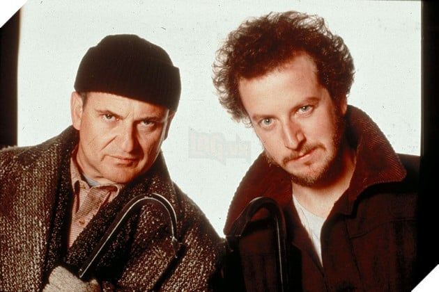 Macaulay Culkin từng bị Joe Pesci cắn ngón tay trong khi quay phim Home Alone 2
