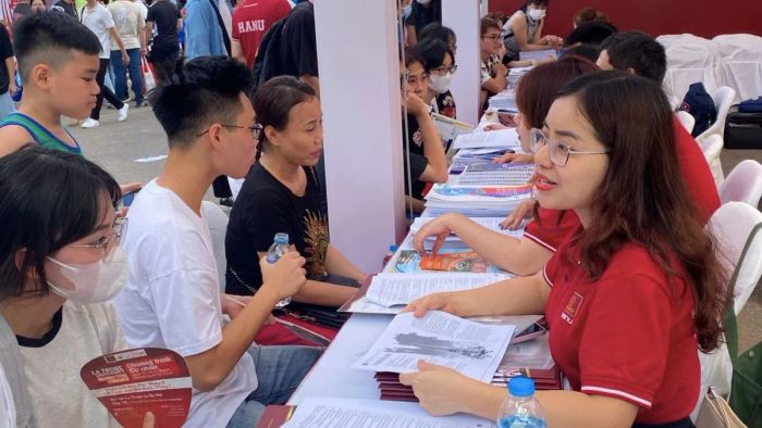 Điểm sàn trong tiếng Anh là gì?