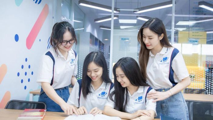 Các ngành học đáng chú ý thuộc khối C04