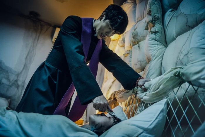 Ngài Quỷ là một bộ phim bám sát công thức và mô hình kinh dị truyền thống.