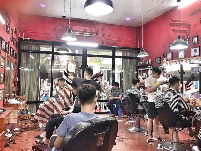 Hình ảnh 3 tại Cắt Tóc Nam - Chicano BarberShop