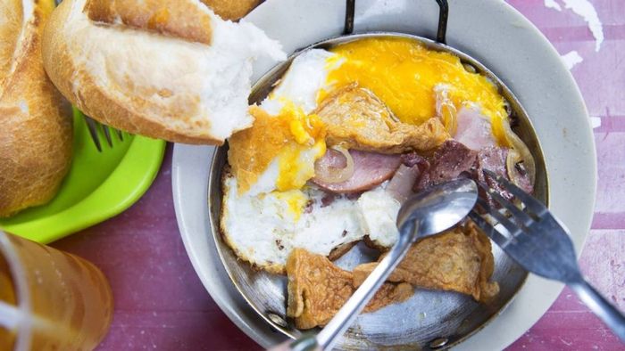 Bánh mì chảo tại quán Anh Mập